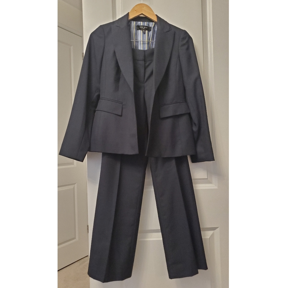Ladies Nine West Suit set blazer and pants